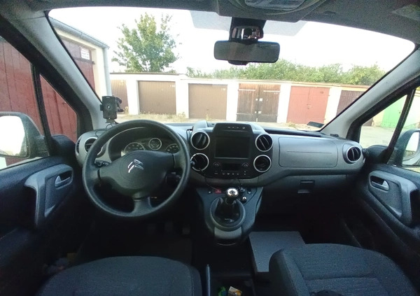 Citroen Berlingo cena 40900 przebieg: 99700, rok produkcji 2016 z Gniezno małe 172